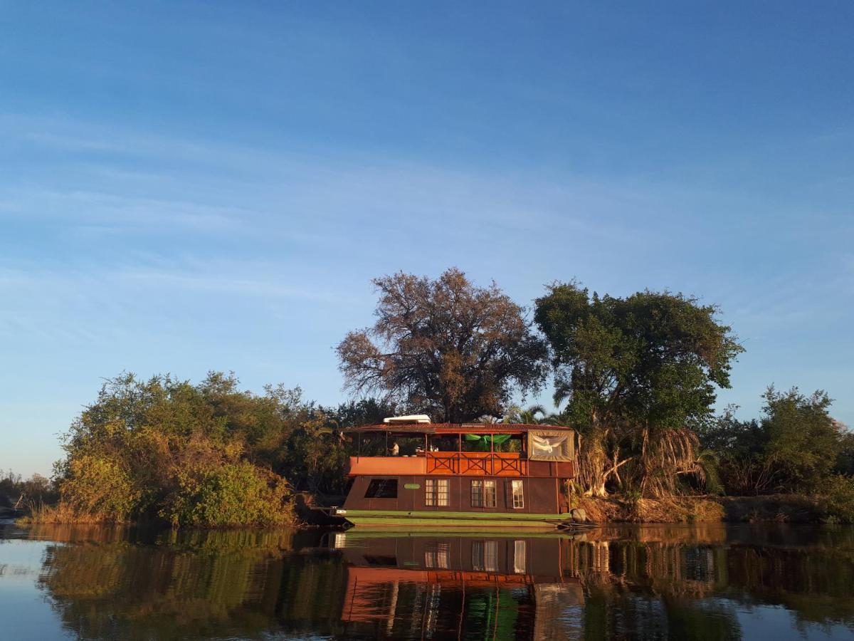 Kubu Queen Houseboat Ξενοδοχείο Shakawe Εξωτερικό φωτογραφία